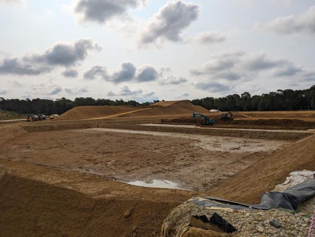 Terrassement en préparation de la construction du casier 6.